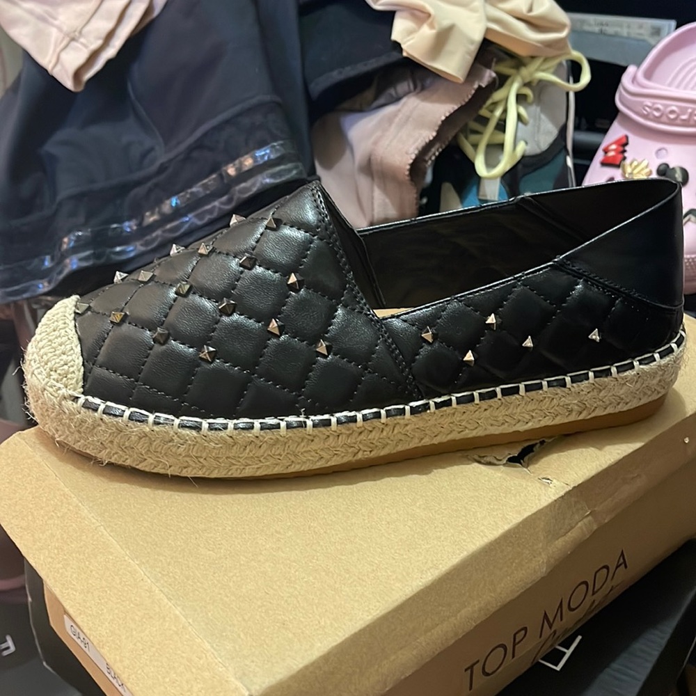 Black shoe